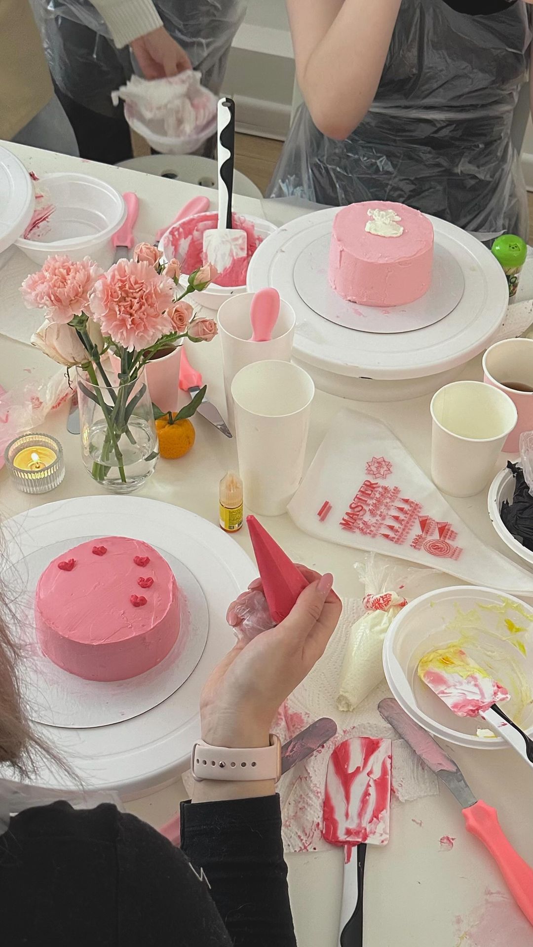 BakeBloom Benefit Cake